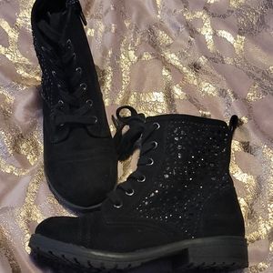 Girls boots
